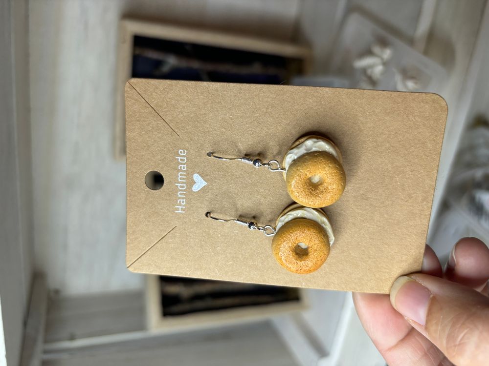 Bagel and cream cheese 