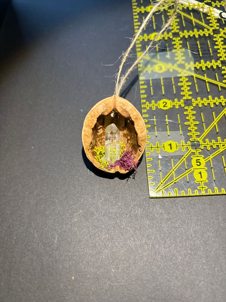 Single crystal walnut ornament 